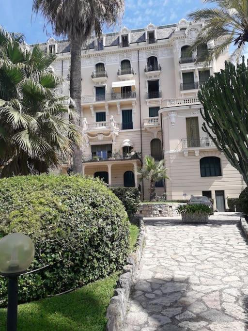 La Casa Di Anna, In Palazzina Liberty Fronte Parco Daire Bordighera Dış mekan fotoğraf