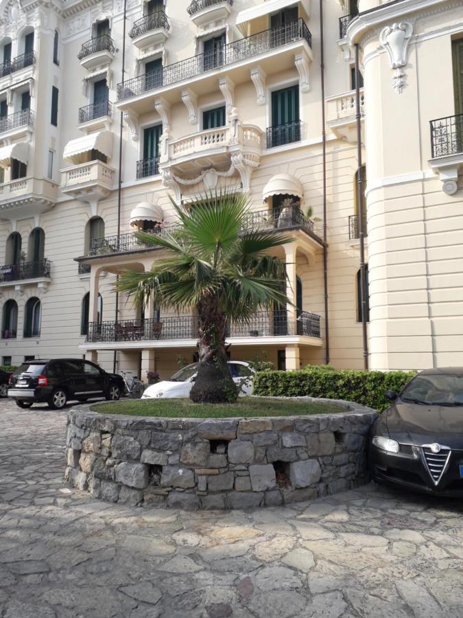 La Casa Di Anna, In Palazzina Liberty Fronte Parco Daire Bordighera Dış mekan fotoğraf